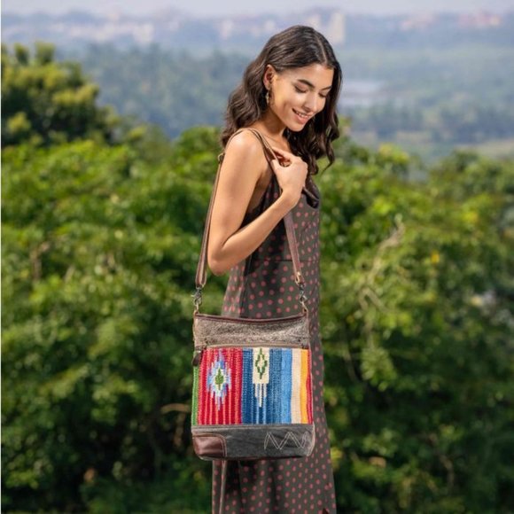 πHOST PICK NWT Myra Colorful Shoulder Bag - Picture 4 of 6